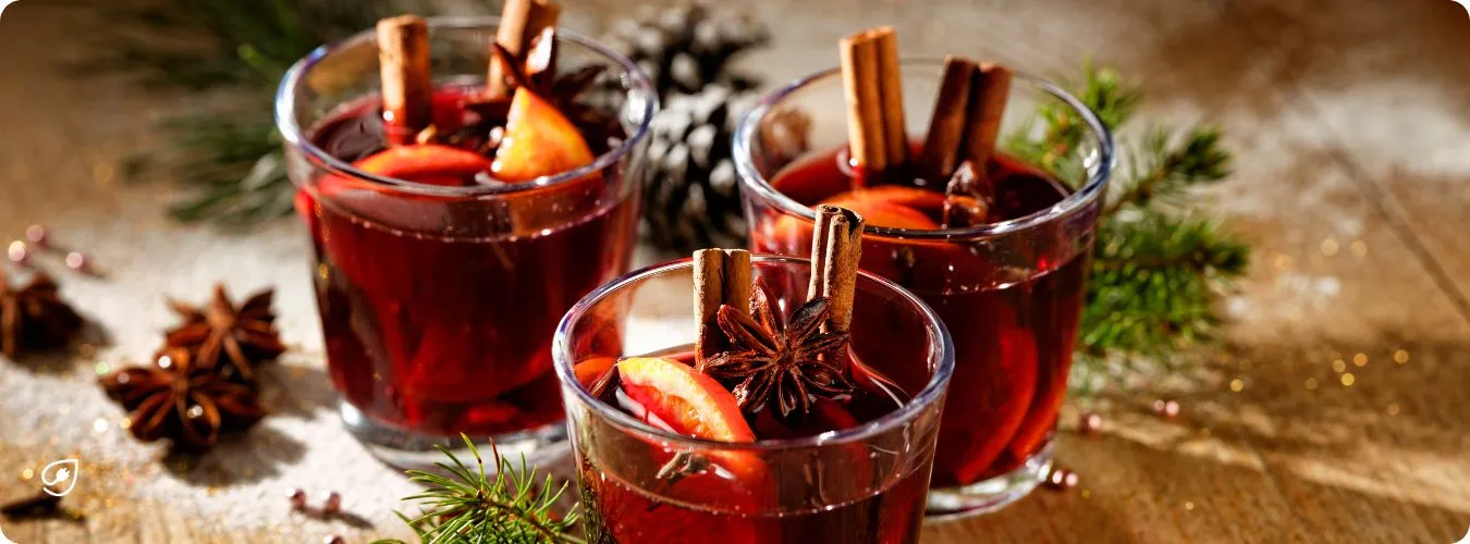 Dieses leckere Winterdrink-Rezept ist schnell zuzubereiten und 100% vegan.